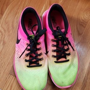 Nike Flex Run sneakers worn but in good condition